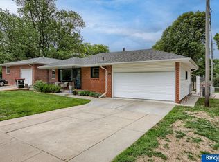 4329 Locust St, Lincoln, NE 68516
