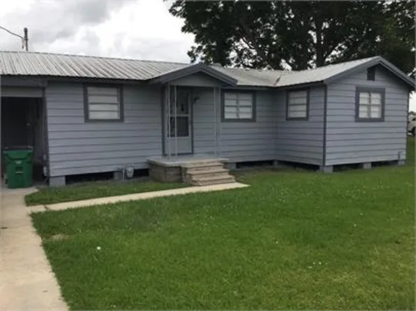 303 Danos St, Raceland, LA 70394