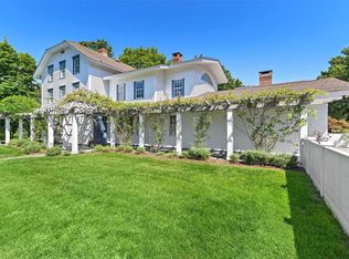 132 S Country Rd, Remsenburg, NY 11960