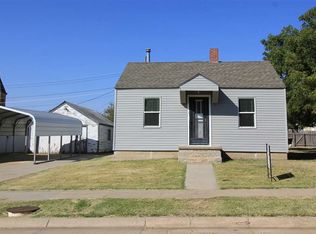 1005 Fern St, Victoria, KS 67671