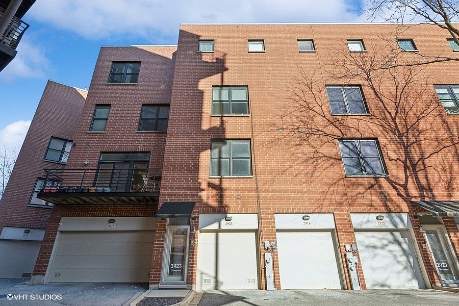1st image of 2923 N Claremont Ave #17D3