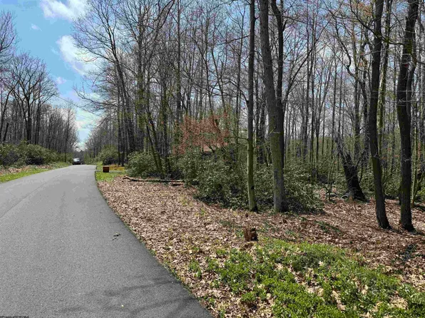 236 Laurel Cir, Terra Alta, WV 26764