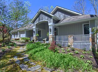 77 Old Hickory Trl, Hendersonville, NC 28739