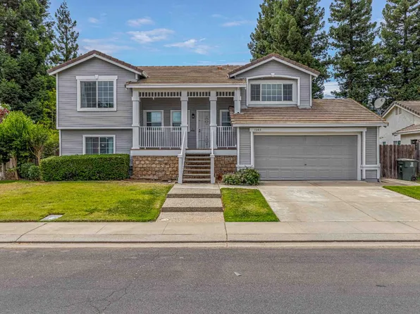 7003 Royal Links Dr, Riverbank, CA 95367