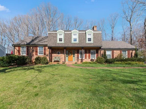 1059 Farfields Dr, Lynchburg, VA 24502
