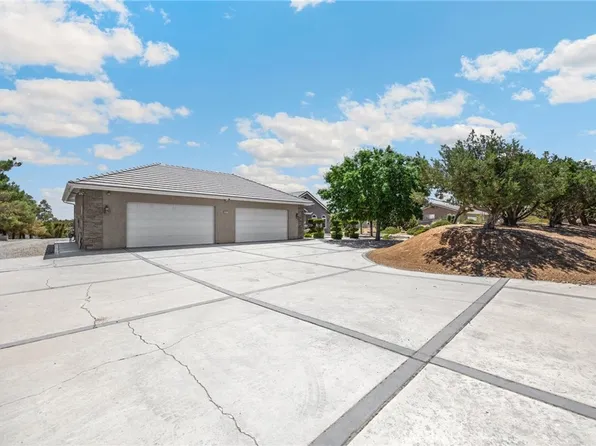 8277 Macron St, Oak Hills, CA 92344