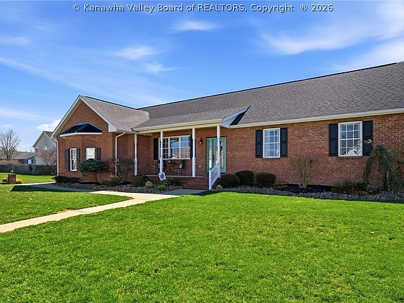 3rd image of 411 Mahoganywood Dr