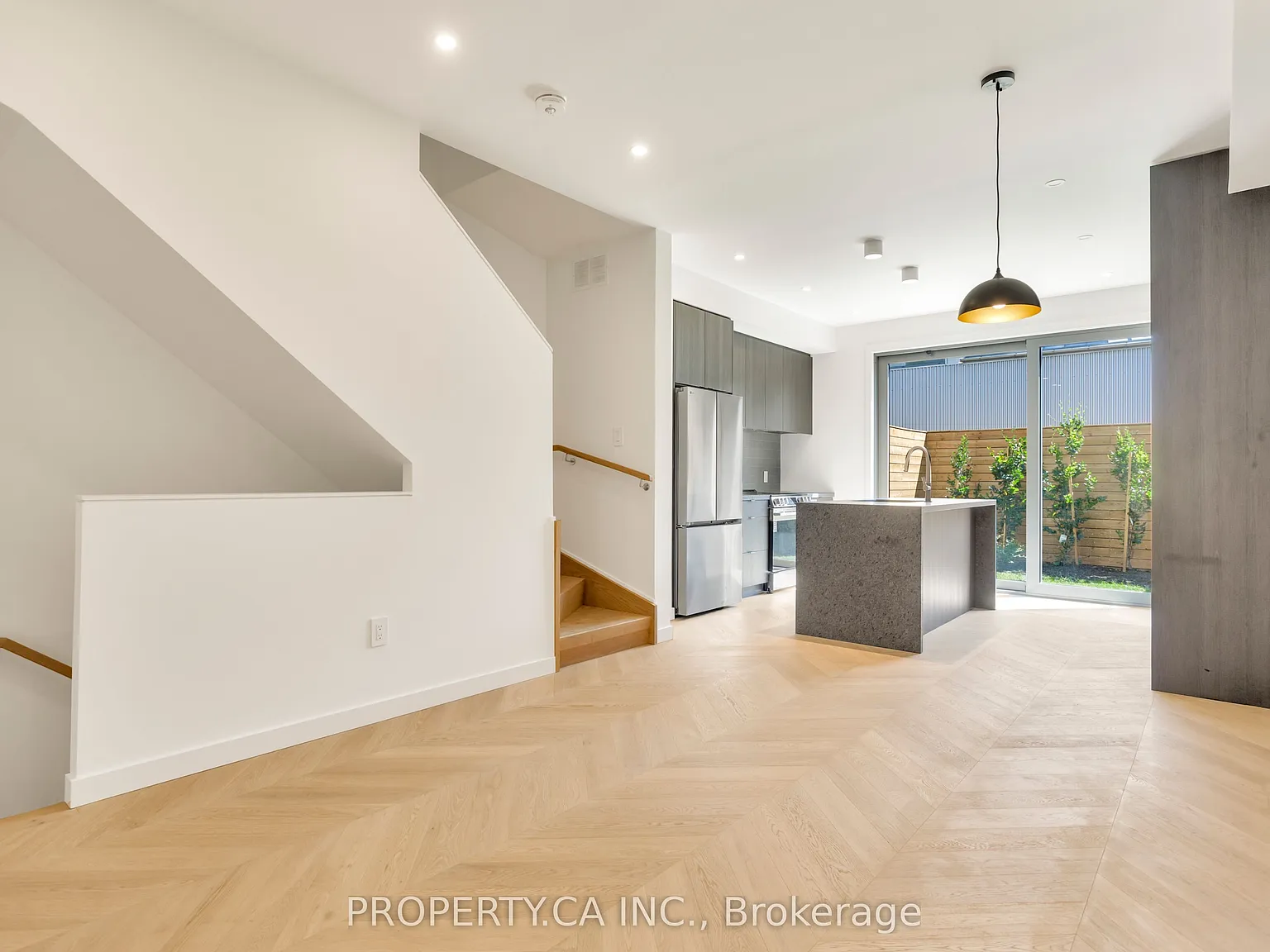 4 bed, $6,195 — Photo 2