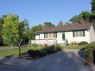 712 N Broadway Ave, Riverton, WY 82501
