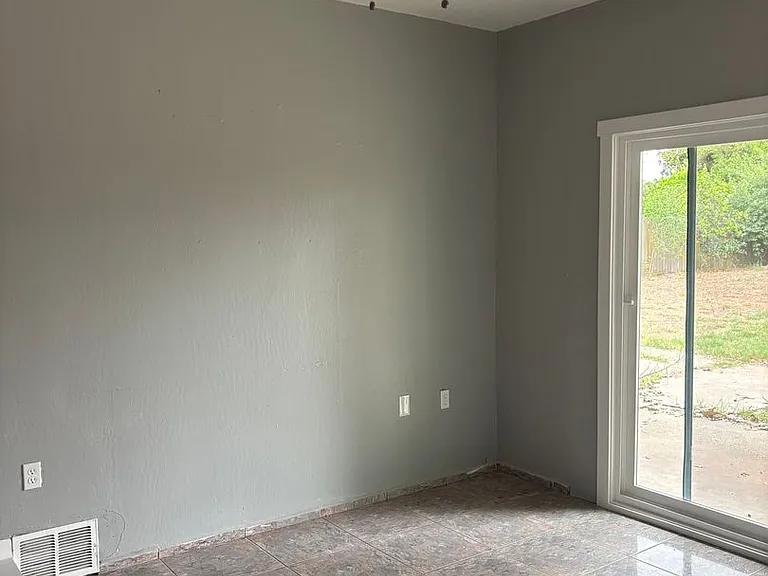 17 Hollis Ln — Photo 3