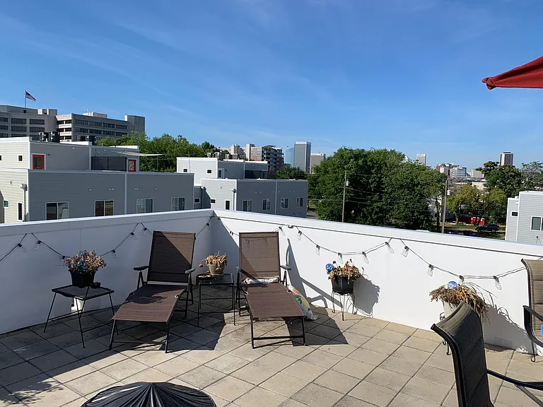 203 W 12th St #A — Photo 14