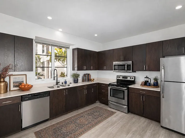 72 W Santa Clara St — Photo 1