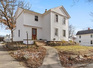 422 Pleasant St, Ionia, MI 48846