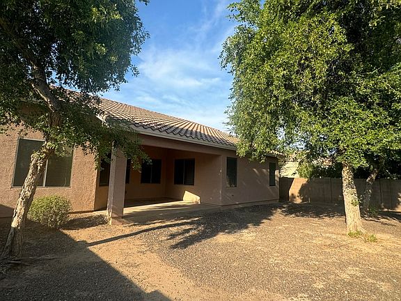 3rd image of 2439 E Sequoia Dr