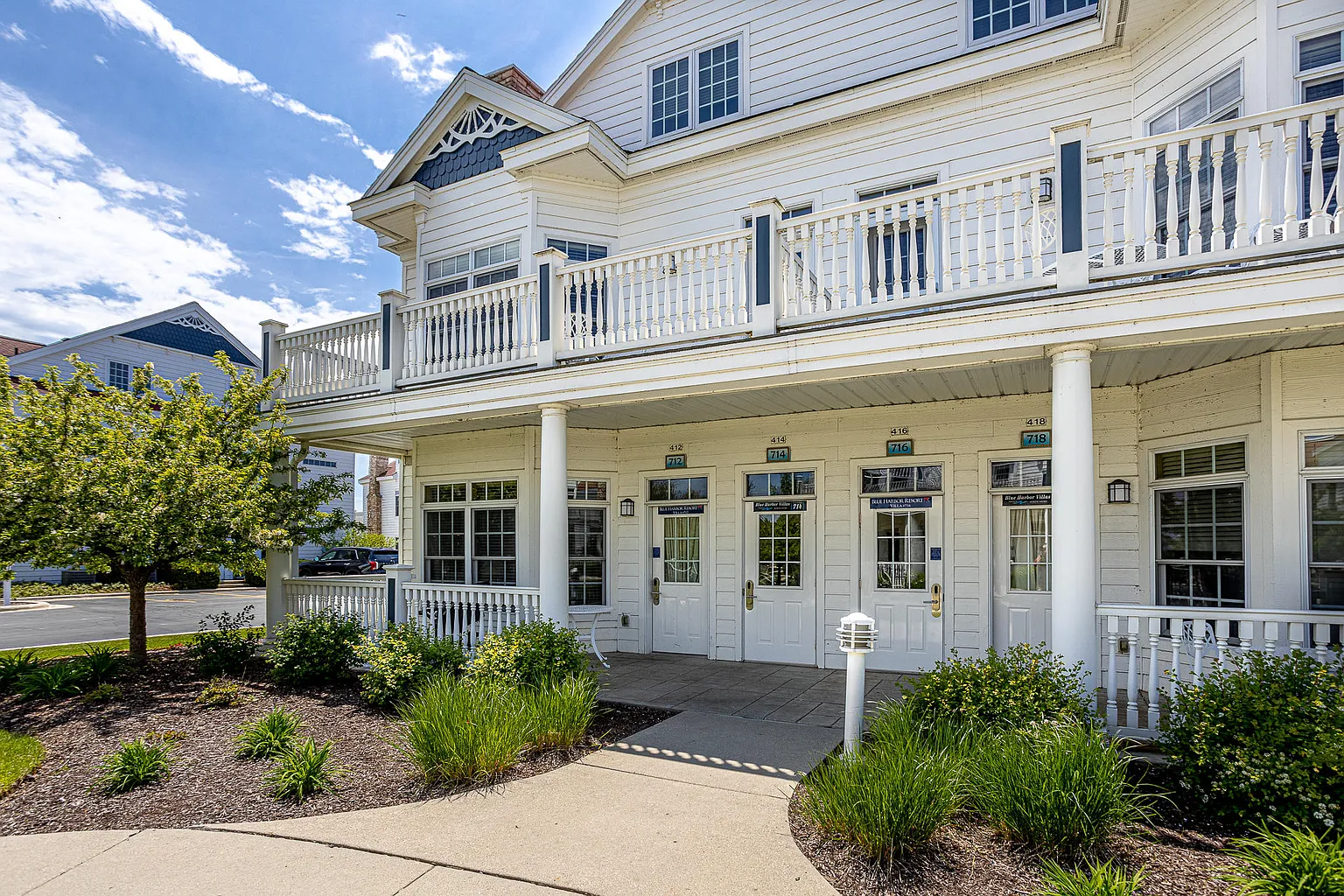414 Beachfront Ct photo 1