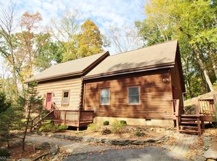 96 Rutherford Dr, Belvidere, NJ 07823