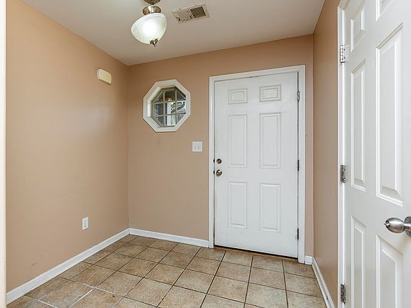 3rd image of 3129 Daly Pl