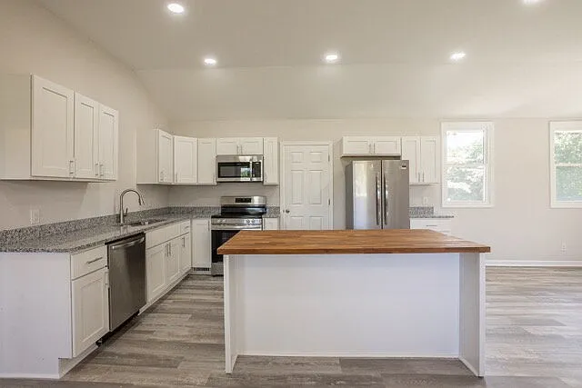 5075 Seymour Rd — Photo 14