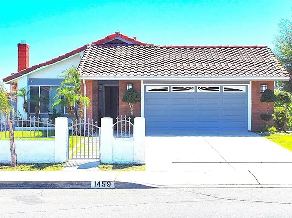 1459 W James St, Bloomington, CA 92316