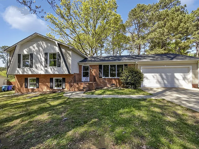 901 Forge Rd — Photo 1