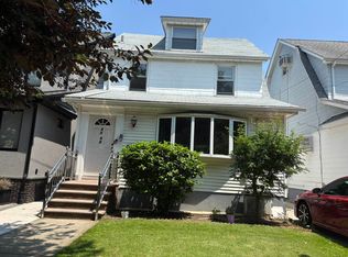 71-35 Loubet St #2F, Forest Hills, NY 11375