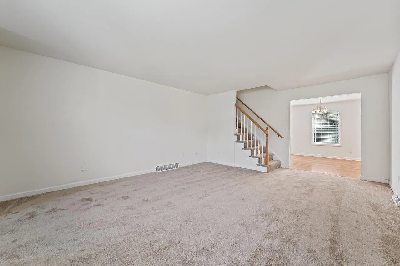 17 Stone Quarry Rd — Photo 4