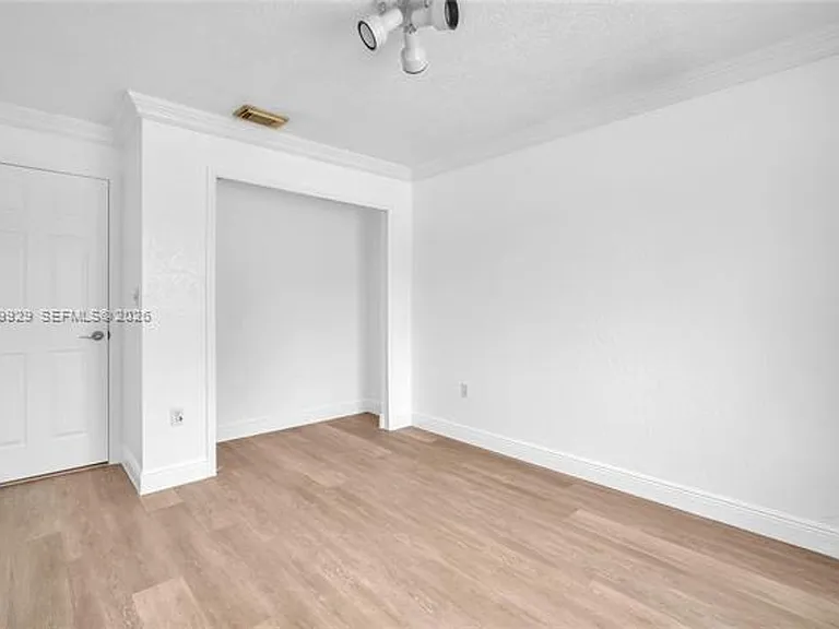 15715 SW 76th Ter — Photo 21