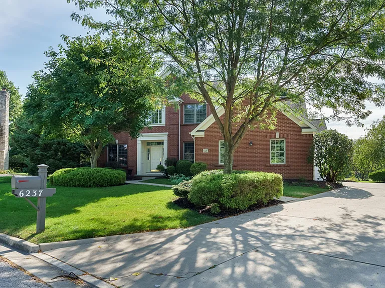 6237 Muirloch Ct S — Photo 1