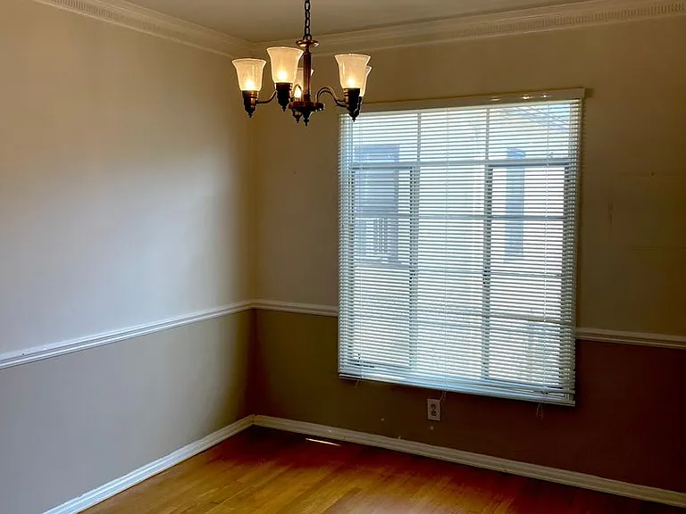 3200 Rowena Ave — Photo 10