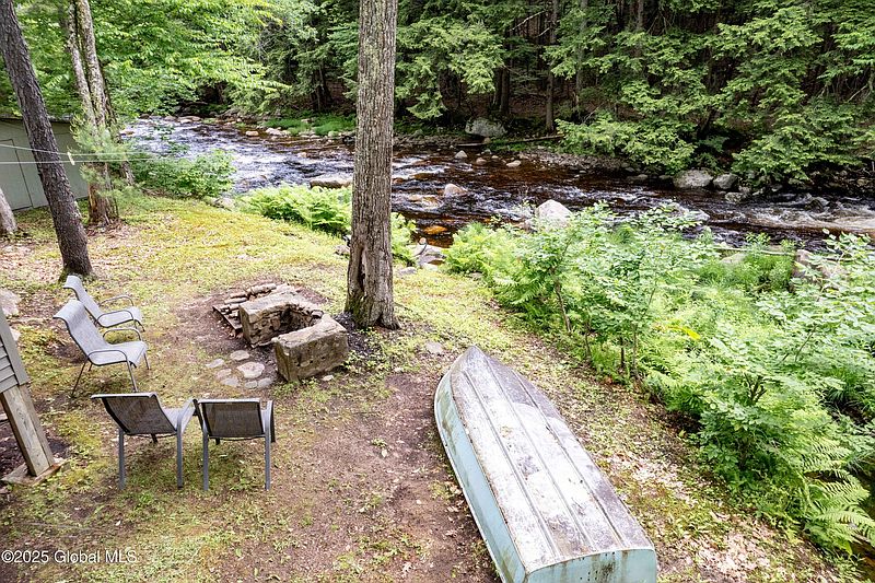3rd image of 968 W Mountain Road