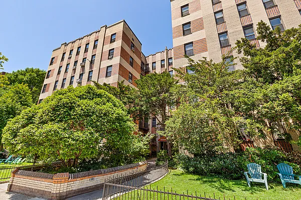 Sold by Compass | media 10