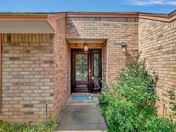 4th image of 401 Oakview Dr