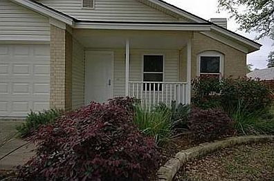 4th image of 12113 Arrowwood Dr