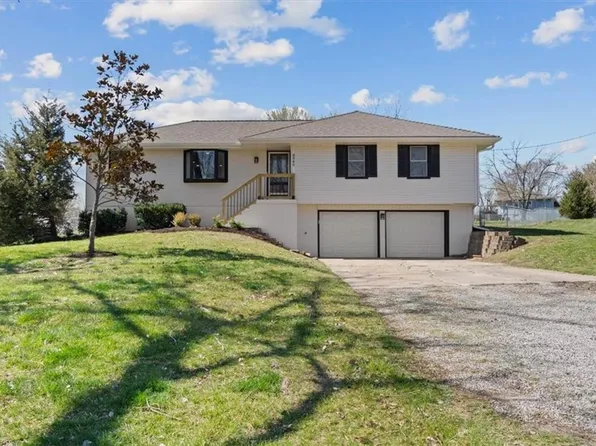 8540 McCormack Dr, Lenexa, KS 66227