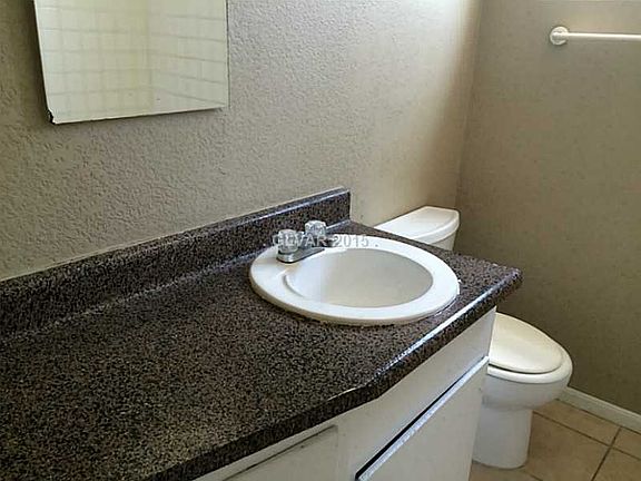 5th image of 520 Albert Ave APT 1
