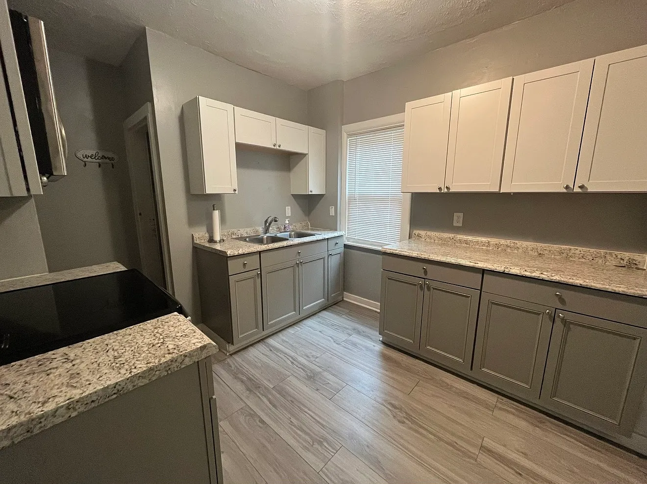 4 bed, 1322 sqft, $1,600 — Photo 2