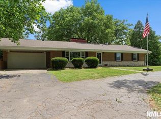 9632 Mechanicsburg Rd, Dawson, IL 62520