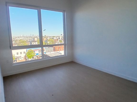 5th image of 76 Webster St #Var2