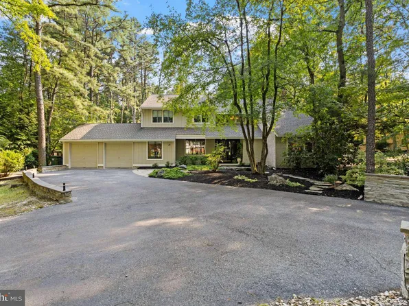 45 Stone Mountain Ln, Marlton, NJ 08053