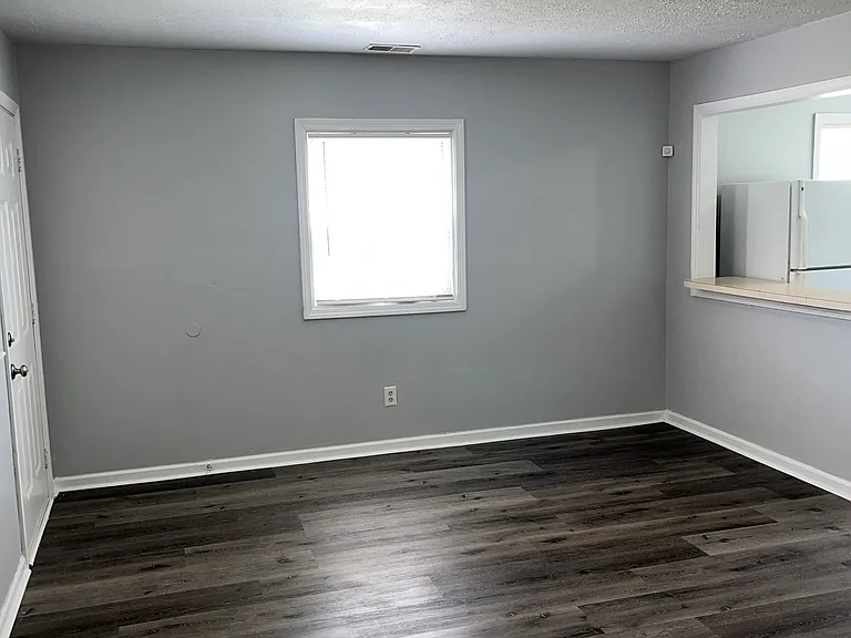 2226 N Kenyon St — Photo 4