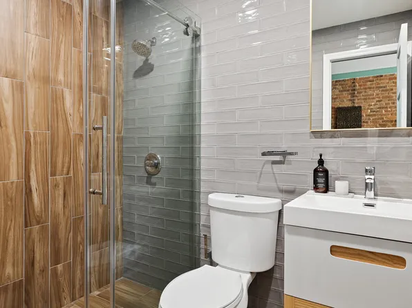 172 Schaefer Street image 12 of 23