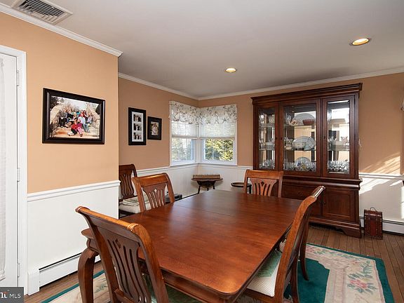 5th image of 2332 Boyd Rd