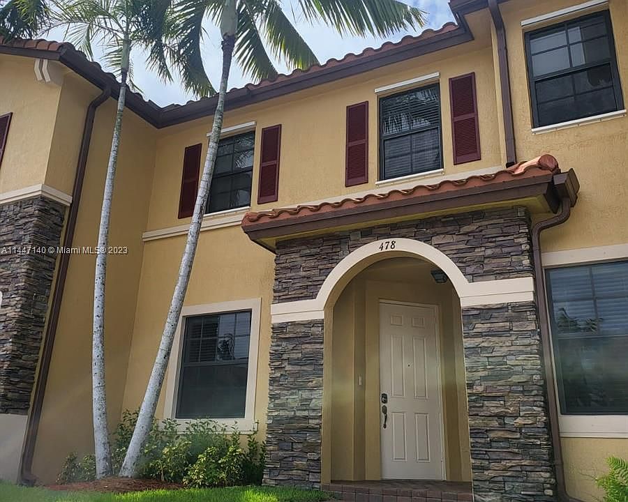 1st image of 478 SE 32nd Ave #0