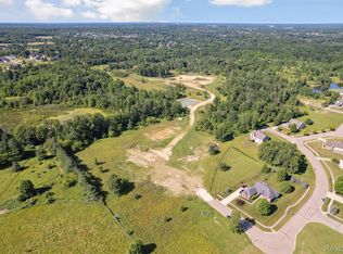 44 Vl Youness Grn, Huron, OH 44839