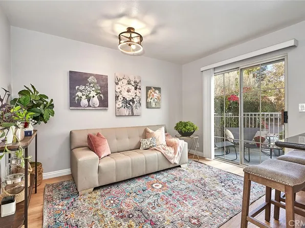 2350 Foothill Blvd Unit 2, La Canada Flintridge, CA 91011