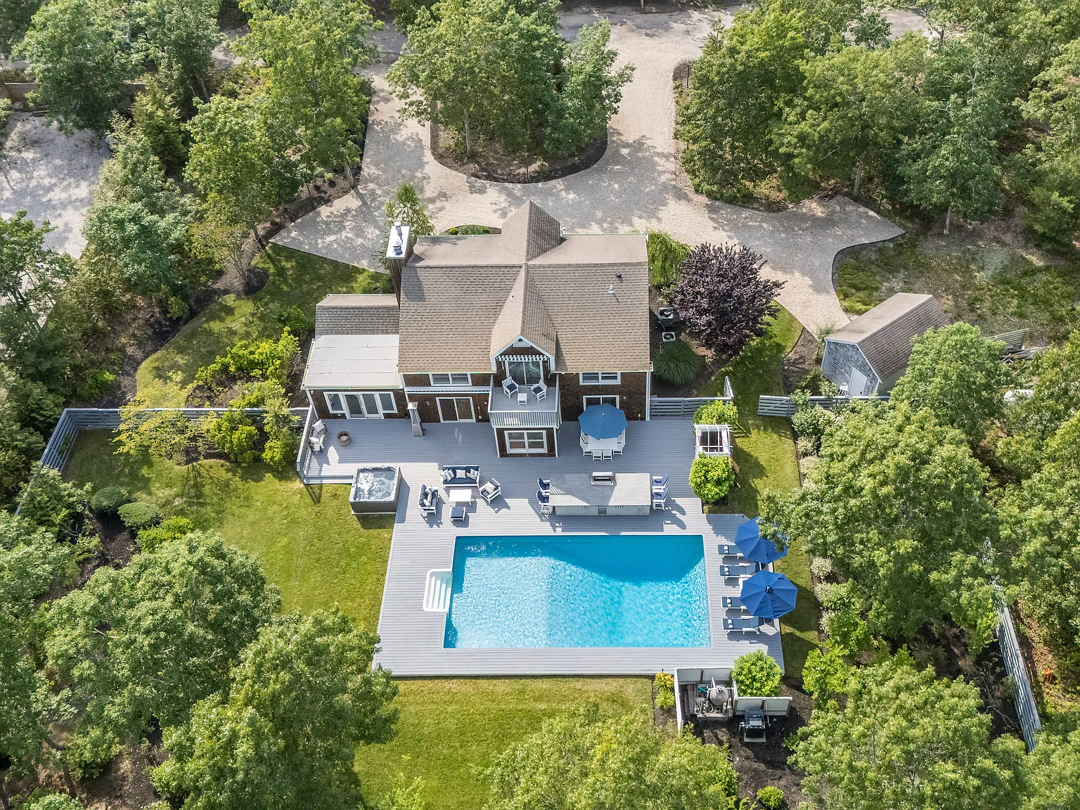 Sag Harbor 3-Acre Estate Heated Pool, Hot Tub, Gym, Near Village — Photo 3