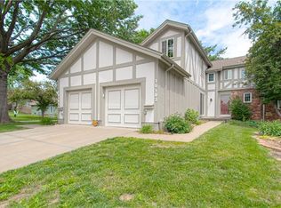 10103 Edelweiss Cir, Merriam, KS 66203