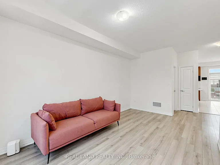 24 Sissons Way — Photo 5