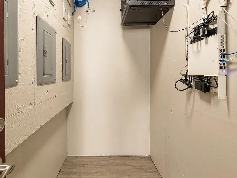 251 S Tehama St #14 — Photo 11