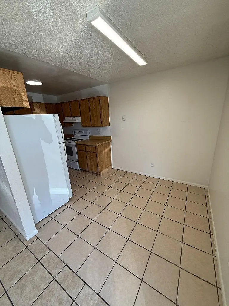 Building Photo - 508 N Scott Ave #1